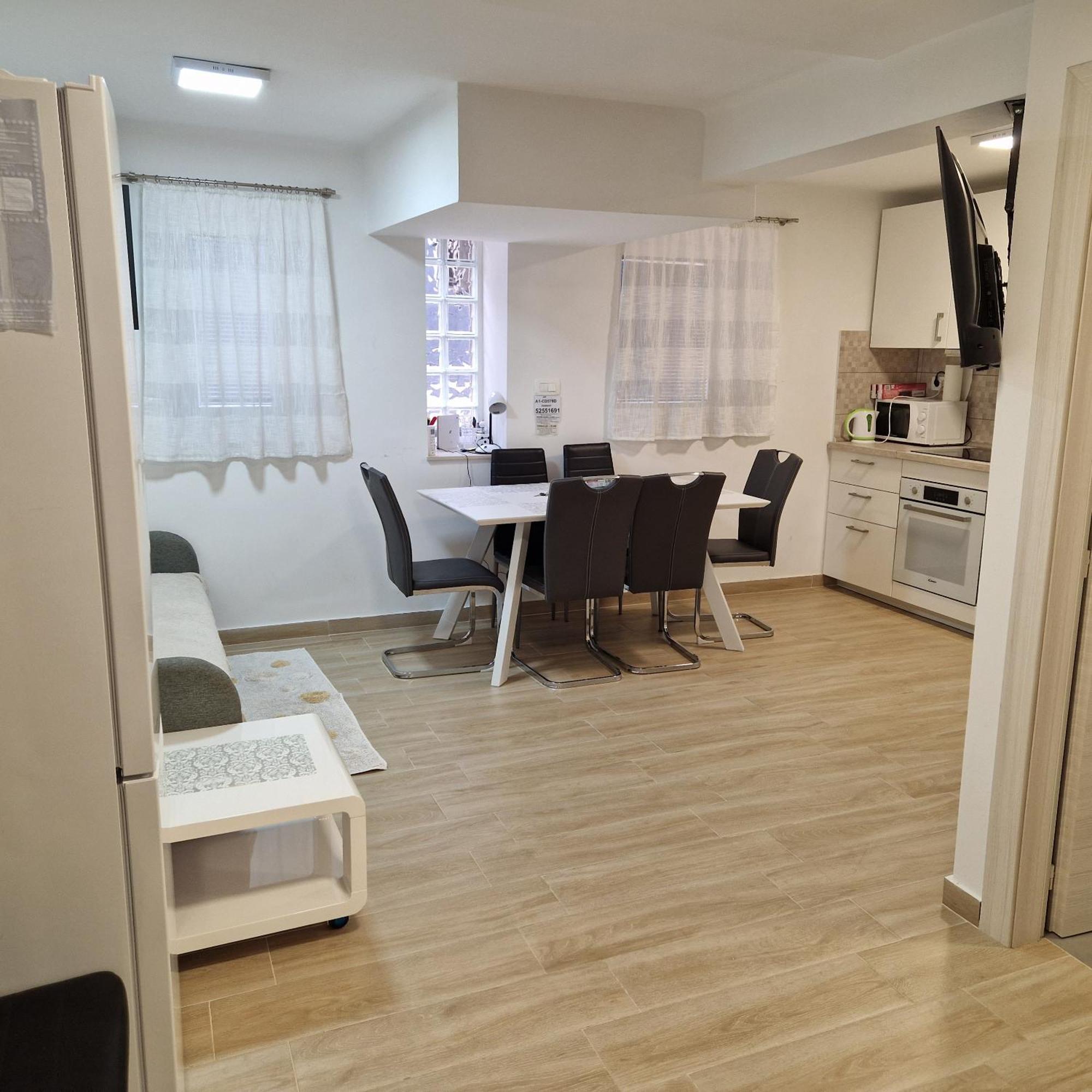Maksimirska 89 * Zagreb