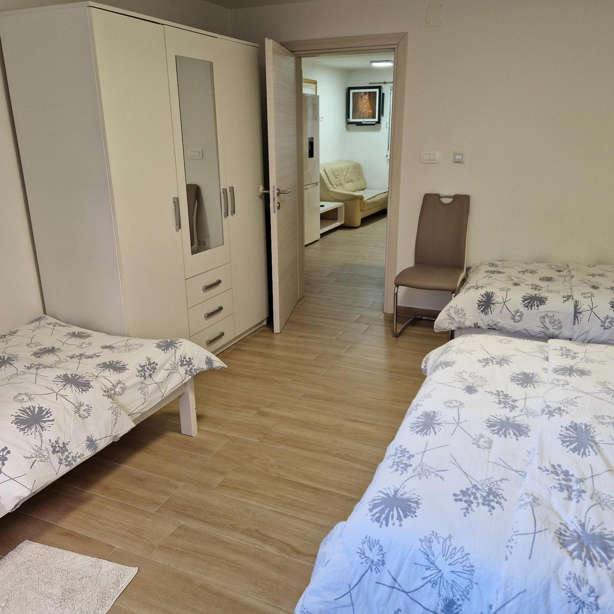Maksimirska 89 * Zagreb